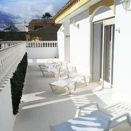 Large 7 Bedroom In Sierrrezuela Heated Pool Вилла *