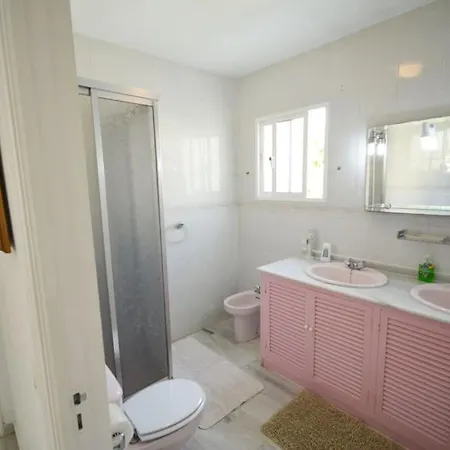 Large 7 Bedroom In Sierrrezuela Heated Pool * 马拉加